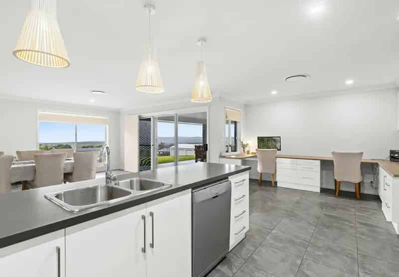 Buy house in Warwick with stunning views and spacious living areas