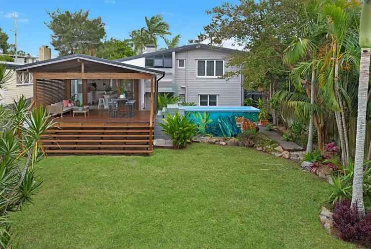 Marvellous Mid-Century Living in Stellar Location