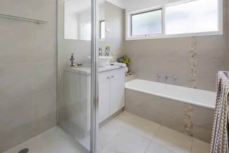Buy Luxurious Home with Pool Near Pearses Beach