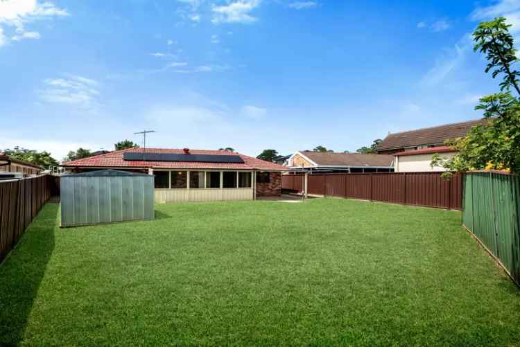 3 Bed 1 Bath Home Duplex Potential 638sqm Lurnea