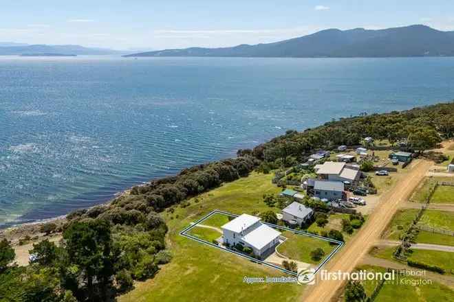 Satellite Island Dream Home Breathtaking Channel and Mountain Views