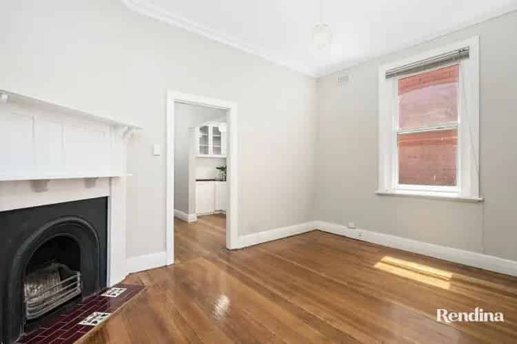 2 rooms house of 230 m² in Melbourne