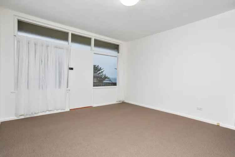 Freshwater NSW 2 Bedroom House for Lease Near Schools Shops Beaches