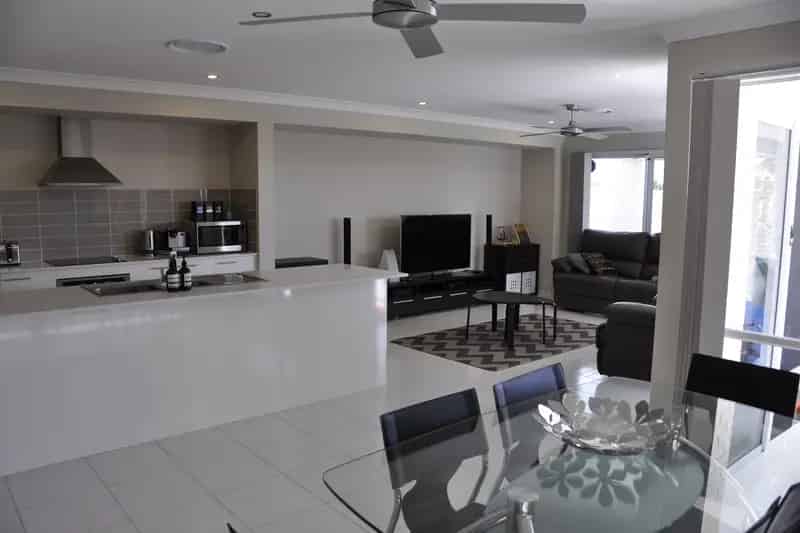 Real Estate For Lease - 27 North View Street - Hope Island , QLD