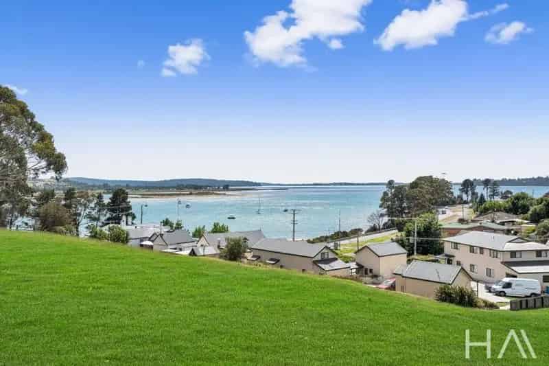 Buy prime land in St Helens with captivating views and ample space