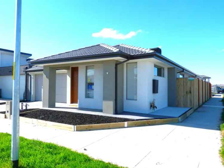 House For Rent , 7, Hyla Way, Melbourne, Victoria