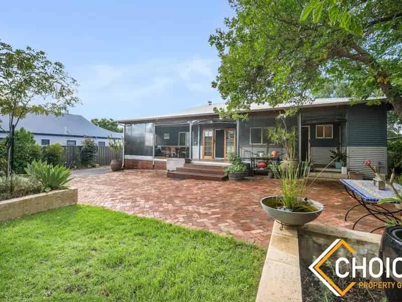 House For Sale , 29, Urch Road, City Of Kalamunda, Western Australia