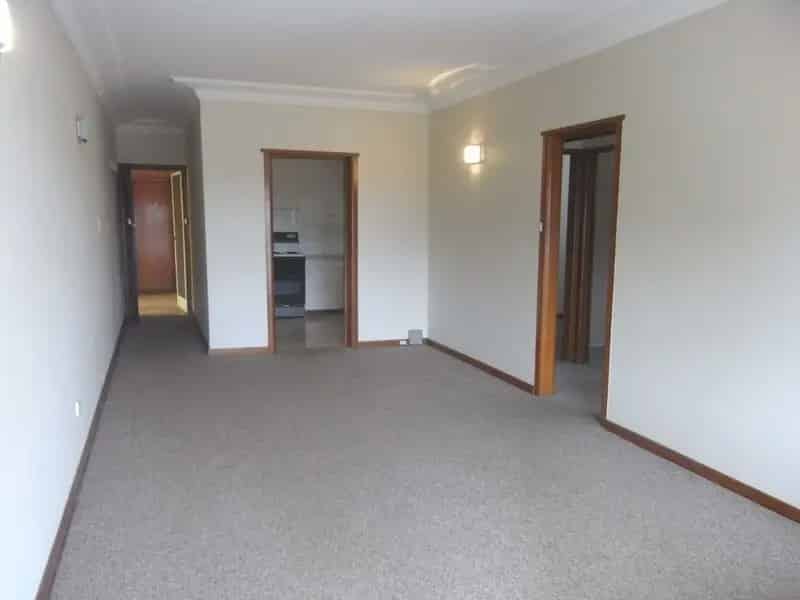 TWO BEDROOM UNIT - MINUTES FROM OATLEY VILLAGE & STATION