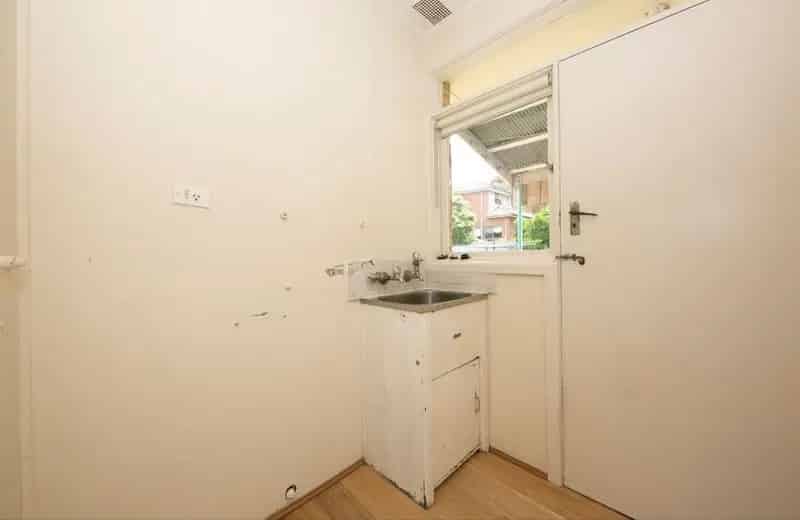 Beautiful Home, Light-Filled & Ideally Located in Glen Waverley!