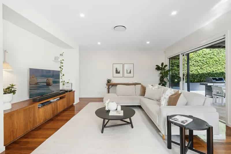 HILLTOP HAVEN OFFERING SCENIC AND STYLISH FAMILY LIVING