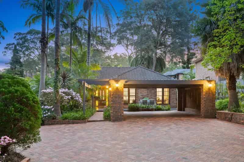 Lease Single Level Home in Beecroft with Modern Features