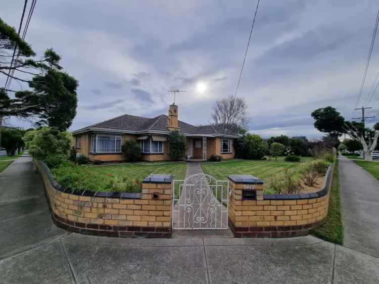 4 Bedroom House For Lease in Parkdale VIC