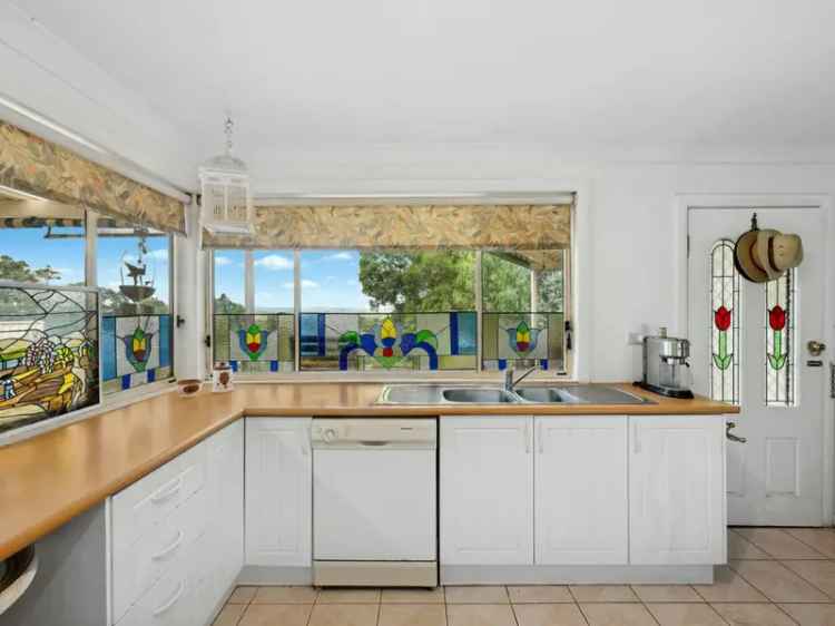 Buy house in Mudgee with subdivision potential and stunning views