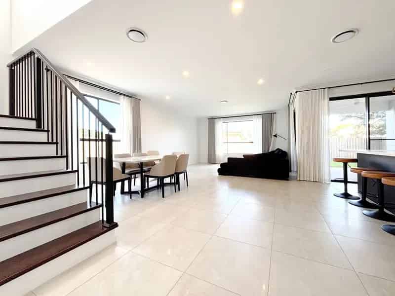 Modern Luxury Living in a Quiet Sunnybank Hills Location