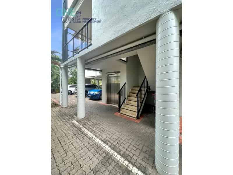 Upper Level – Furnished – 2 Bedroom/2 Bathroom Unit – Shared Pool.
