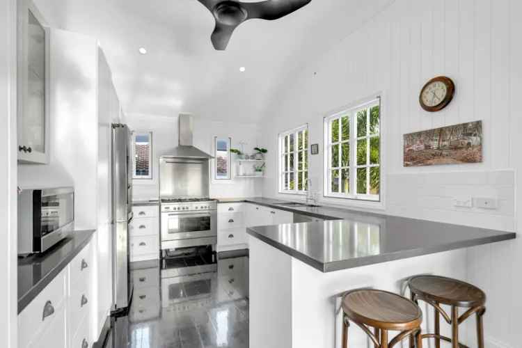 Family Queenslander with Spectacular Views