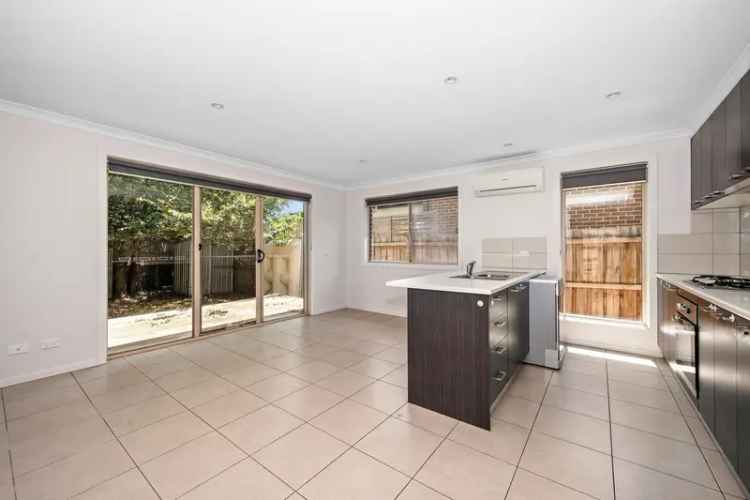 Modern 3-Bedroom Townhouse with Private Courtyard