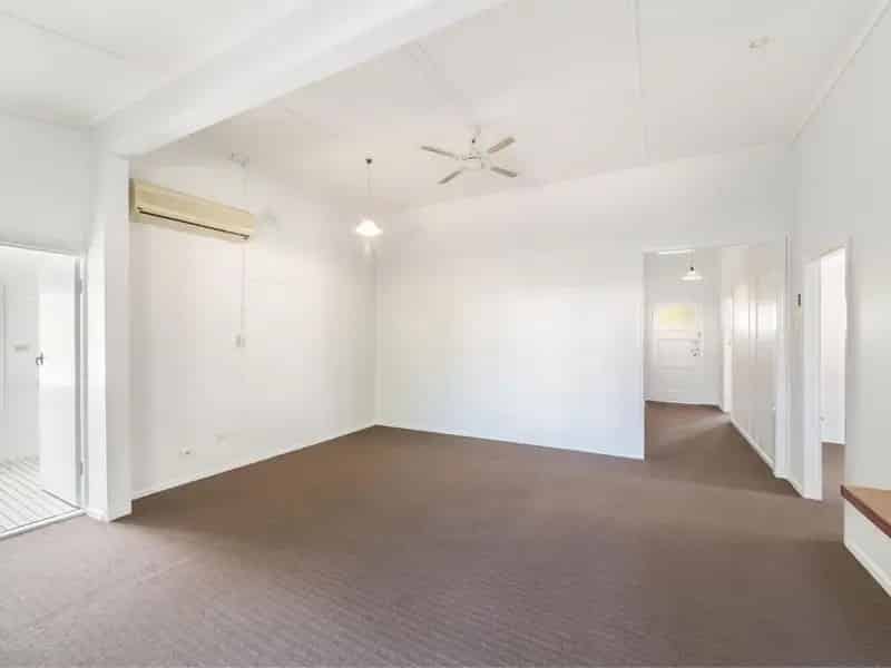 Charming Three Bedroom Unit