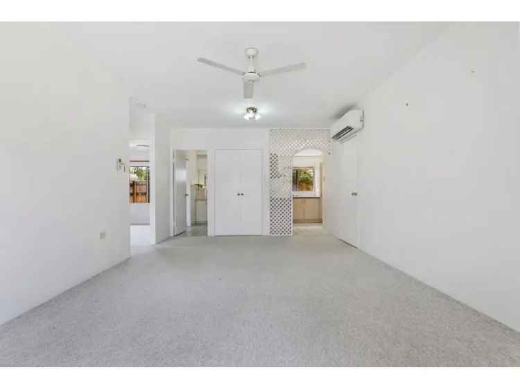 Two Bedroom Unit In A Super Quiet Gated Complex