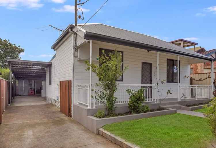 Spacious 4-Bed Family Home with Solar Panels and Massive Backyard in Auburn