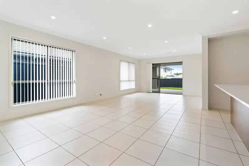 Real Estate For Lease - 10 Neville Street - Oran Park , NSW