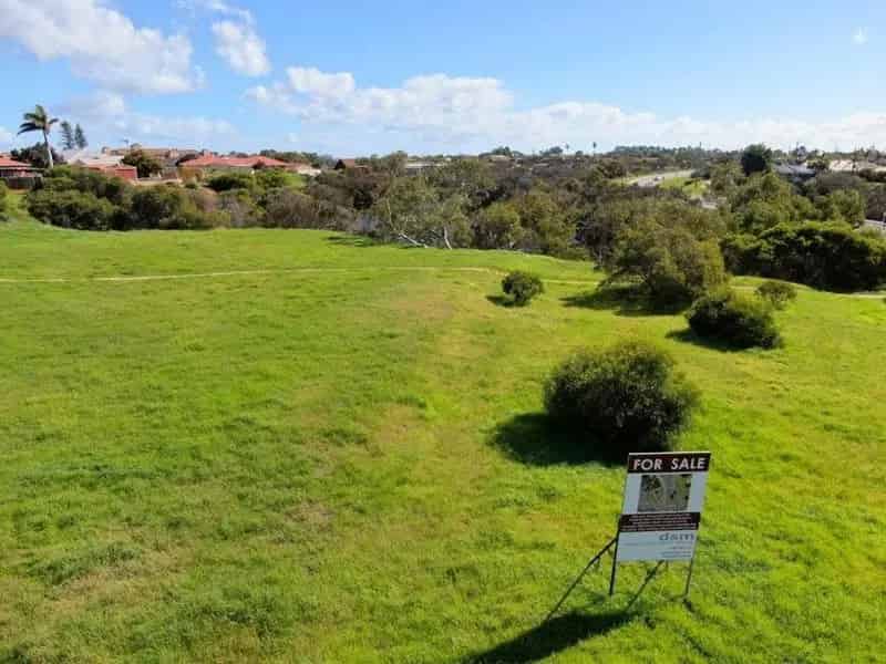 Buy Waterfront Land at Bluff Point with Unique River Lifestyle Features