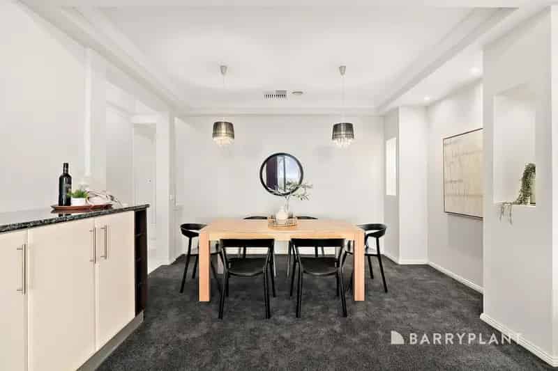 Exceptional Family Living in the Heart of Beaconsfield!