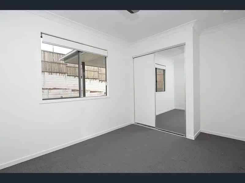 Spacious family residence in Highland Reserve Upper Coomera