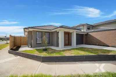 4 Bedroom House 203m² Melbourne Modern Family Home