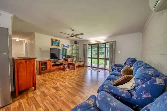 House For Sale , Flying Fish Point, Queensland