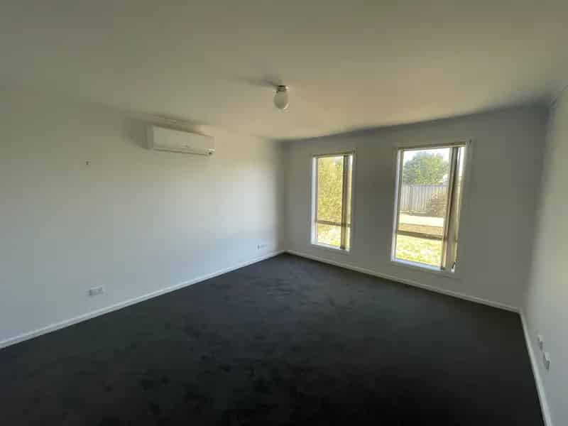 Modern Living in Munno Para West!