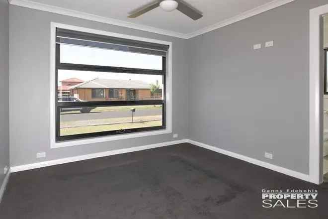House For Sale , 14, Evelyn Street, Moe, Victoria