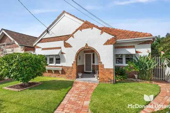 House For Sale in Melbourne, Victoria