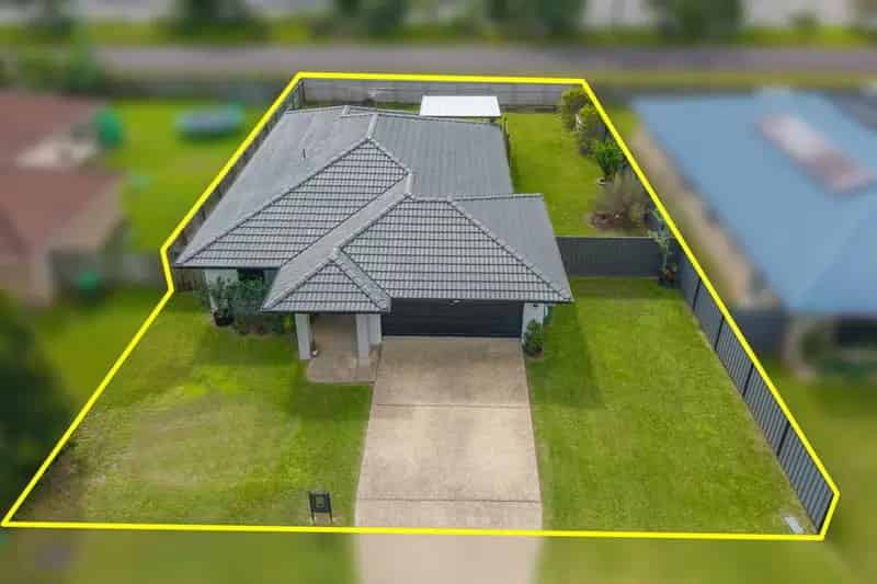 Stylish Family Living with Space, Comfort & Side Access on 724m²
