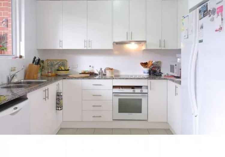 Rent Apartment in Manly with Scenic Views and Modern Amenities