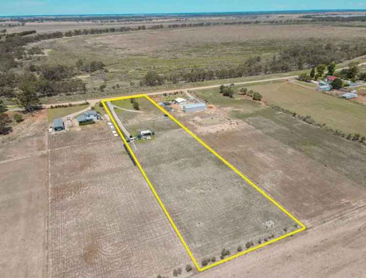 Build Your Dream Home on 2.7 Acres Near Kerang Lakes