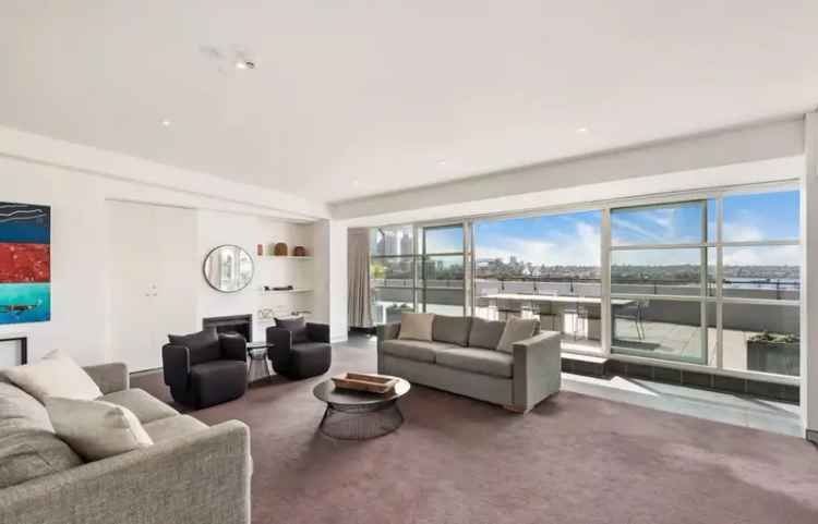 Buy Penthouse Darlinghurst Three Bedroom with Stunning Views