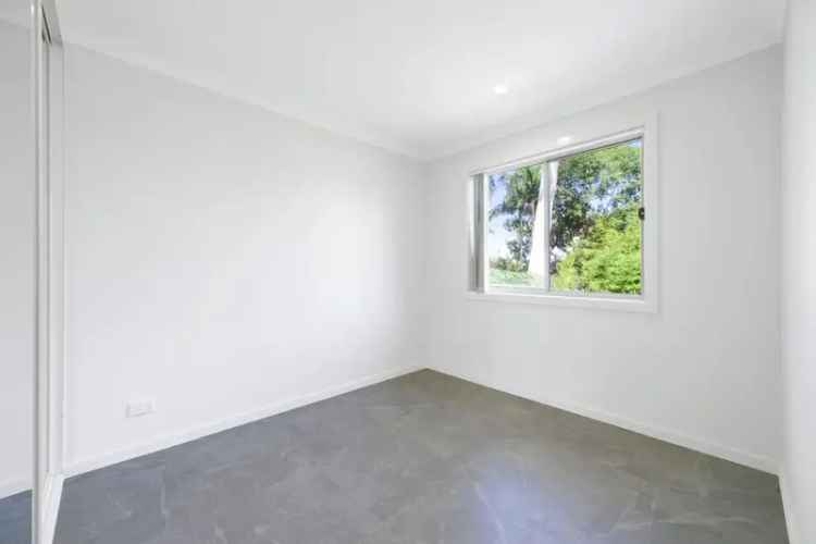 Lease 2 bedroom granny flat Pendle Hill with modern features