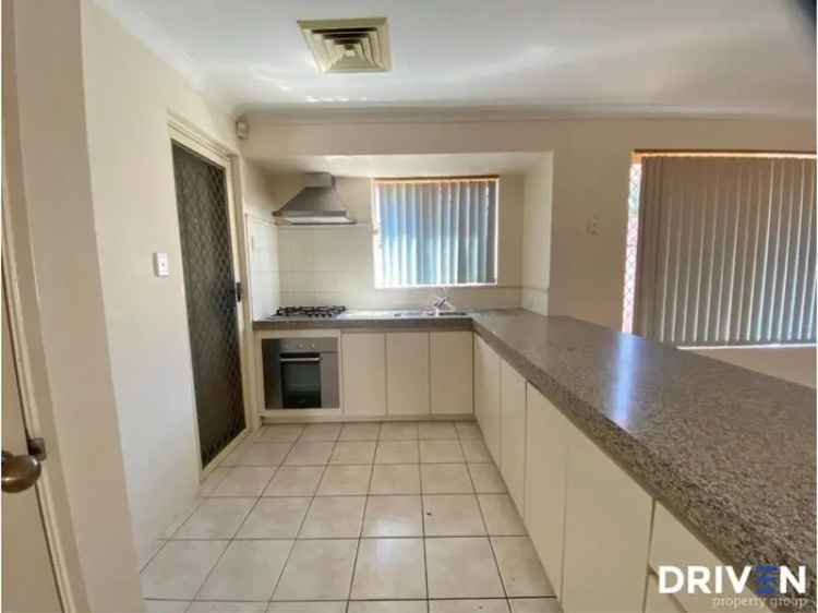 4 Bedroom 2 Bathroom Villa Near Curtin University