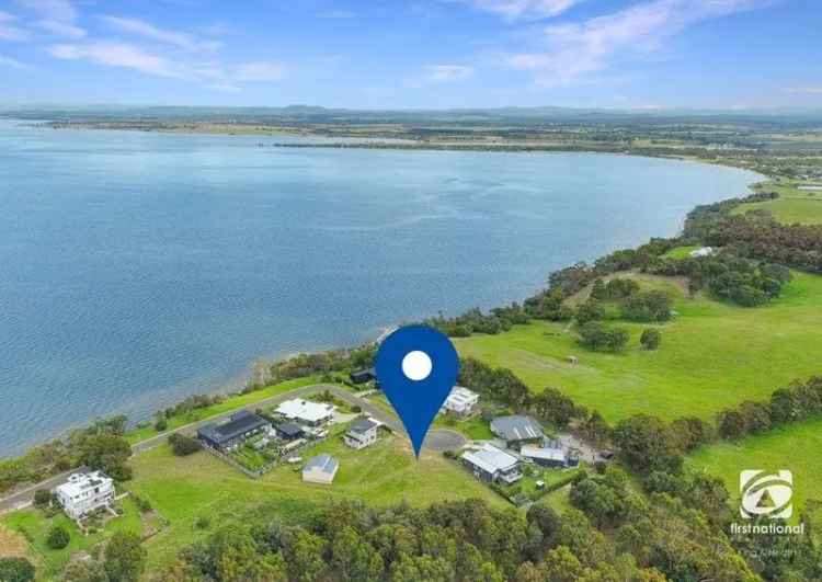 Buy Land in Elevated Position at Lands End for Stunning Lake King Views