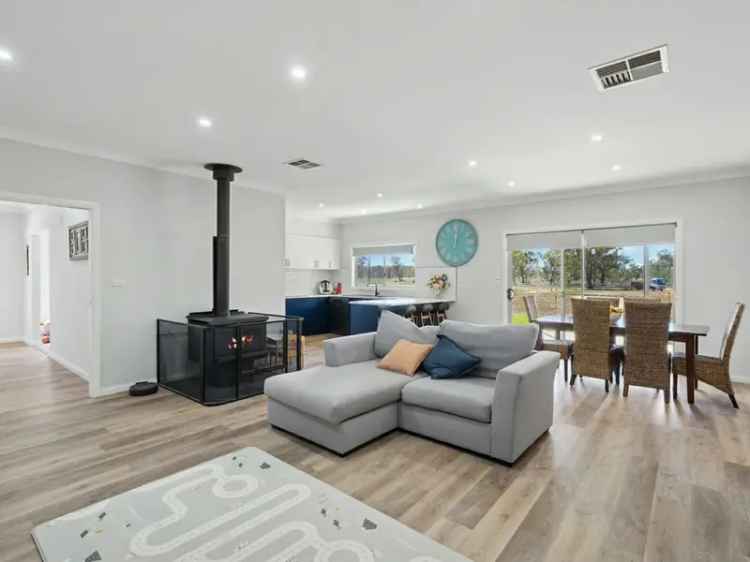 20 Acres Family Home Peaceful Lifestyle Modern 4BR Temora