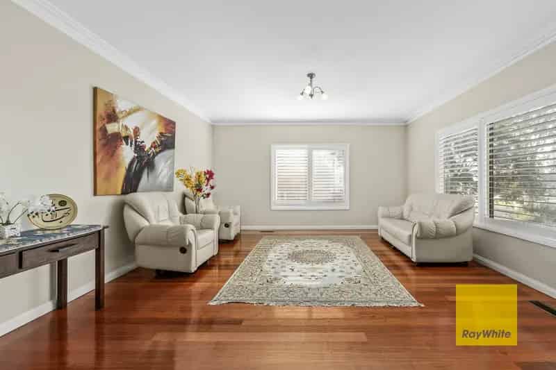 Large Family Home In Prime Position