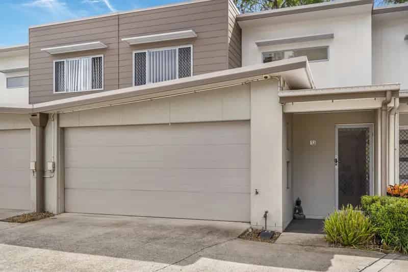 Spacious Townhouse in Prime  Calamvale Location