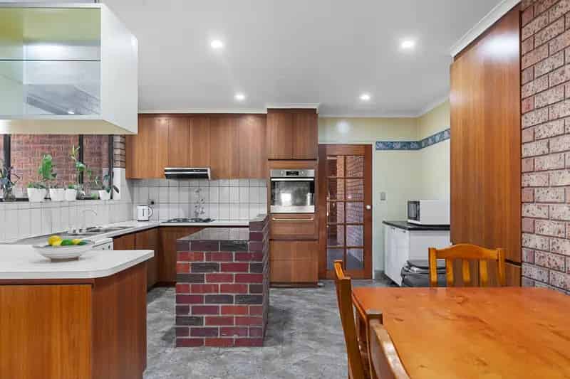 ACRE BLOCK WITH 4 BEDROOM HOME