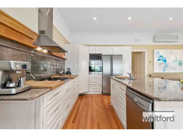 Classic Look Modern Living Rippleside Geelong 3 Bedroom Home 6 Month Lease