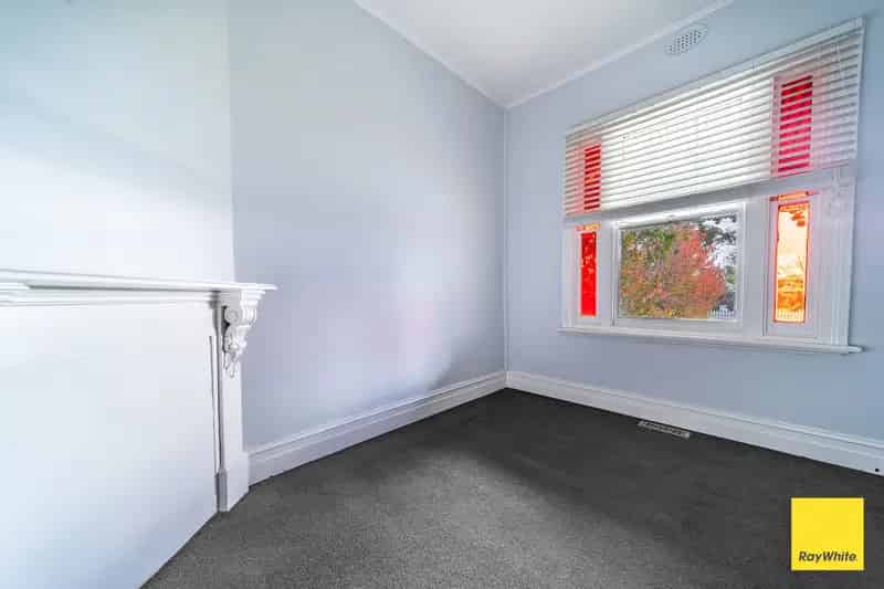 Charming 3-Bedroom Home for Lease in the Heart of Bendigo!
