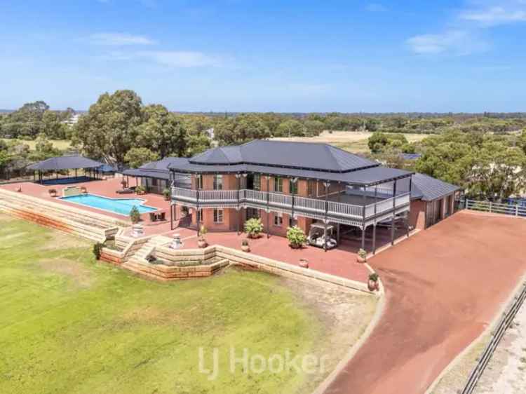 Luxury Estate with Pool, Tennis Court & Workshop - Income Potential