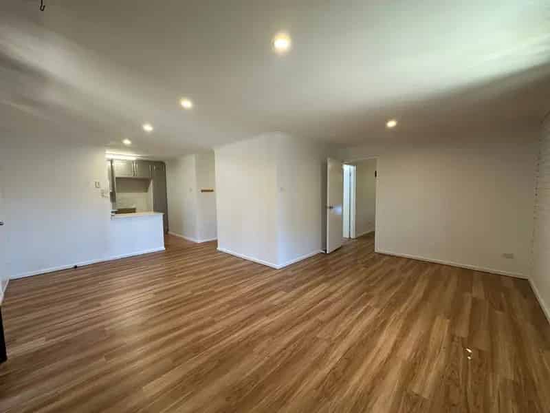 Under Offer!!