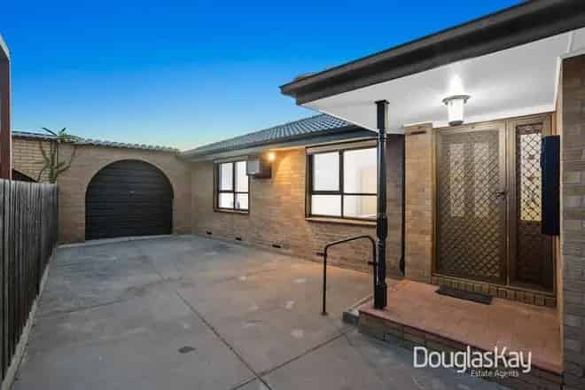 House For Rent , 5, Roussac Court, Melbourne, Victoria