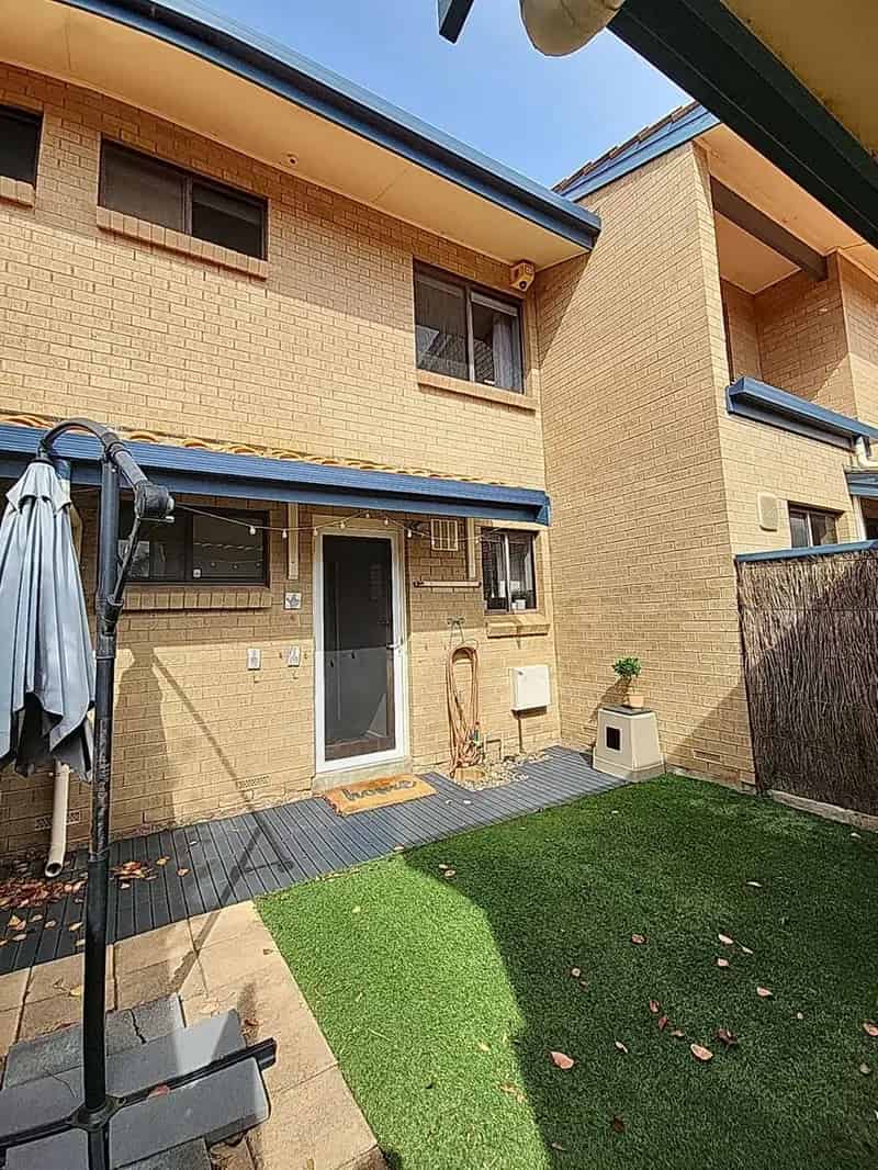 1 room apartment of 81 m² in Adelaide